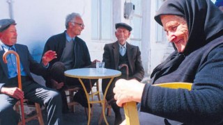 EMEKLİLER YILBAŞINDA NE KADAR ZAM ALACAK ?