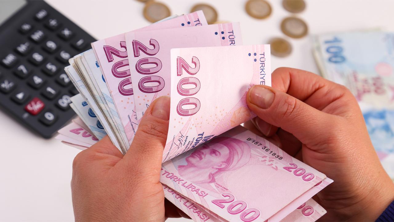 Nisan Ayı Yaşlı ve Engelli Aylıkları Hesaplara Yatıyor: Toplam 8,5 Milyar TL Destek