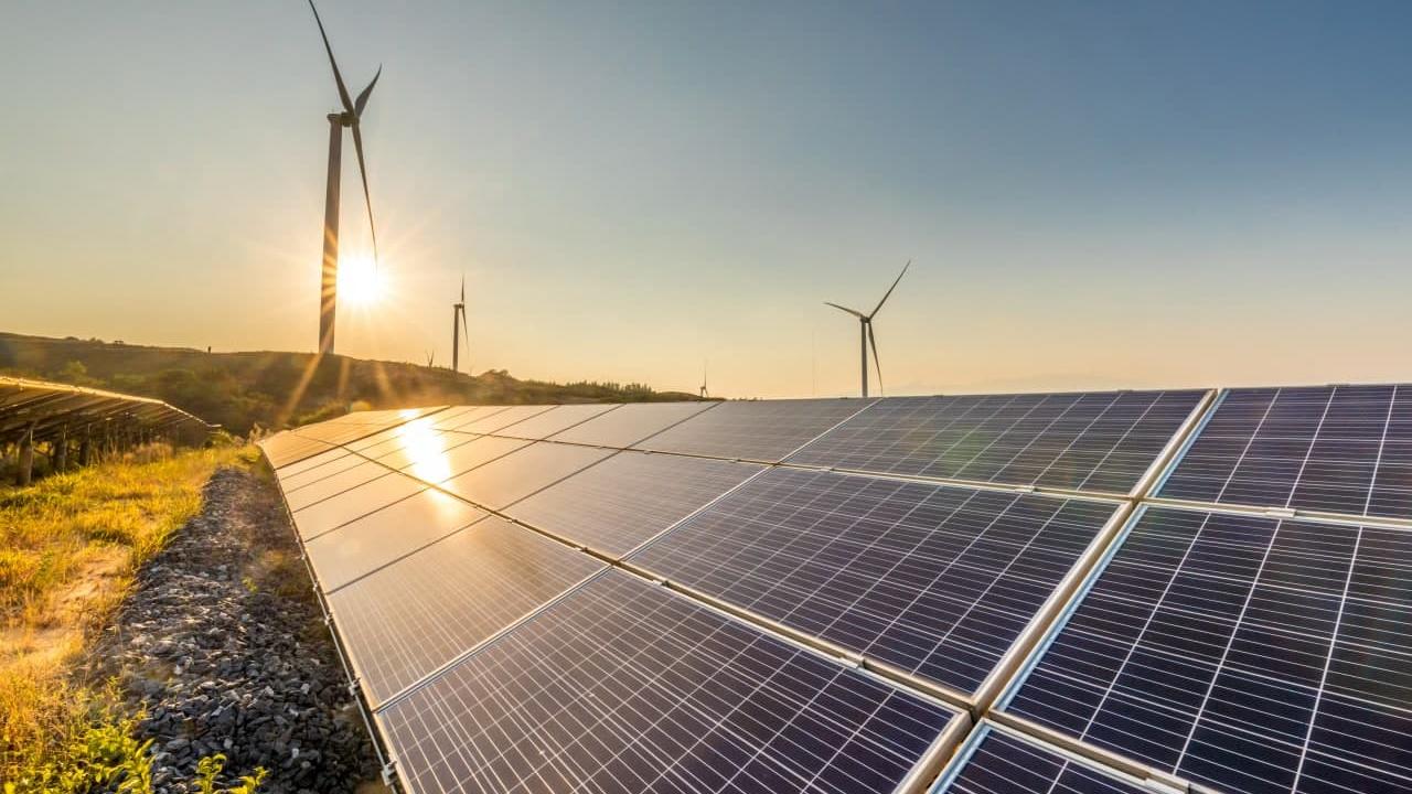 Türkiye’den Yenilenebilir Enerjide Tarihi Rekor: Elektrik Üretimindeki Pay Yüzde 72,3’e Ulaştı