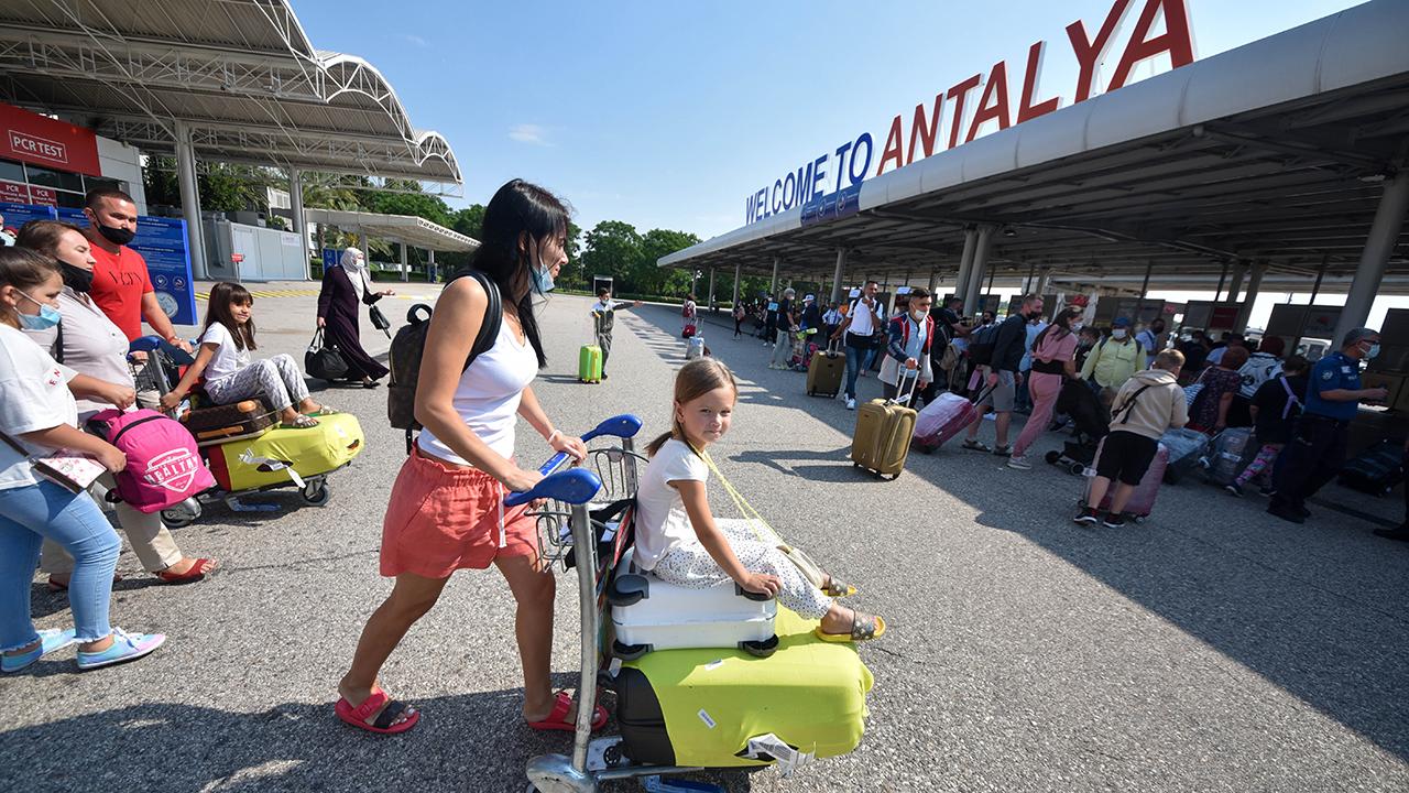 Alman Turistlerin Tercihi Türkiye: Güvenli ve Ekonomik Turizm Rotası
