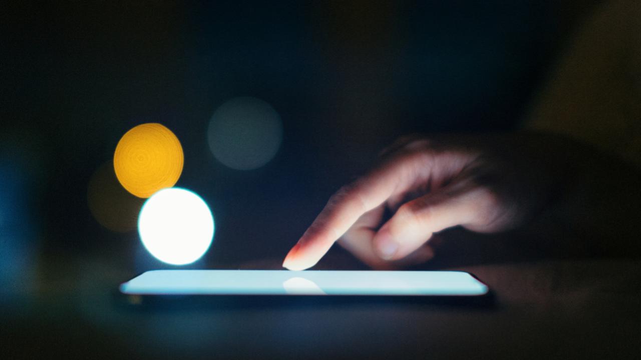 Sosyal Medya Algoritmaları ve Gençlerde Dijital Bağımlılık Riski