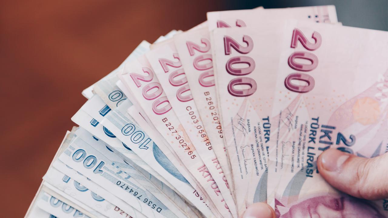 Emeklilerin maaş ve ikramiyeleri bayram öncesi ödenecek