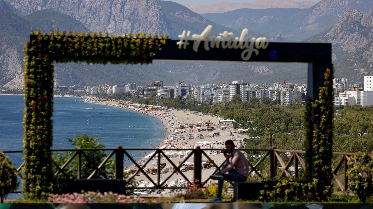 Antalya Turizminde Yüzde 3’lük Artış: 2024 Hedefi 17 Milyon Turist