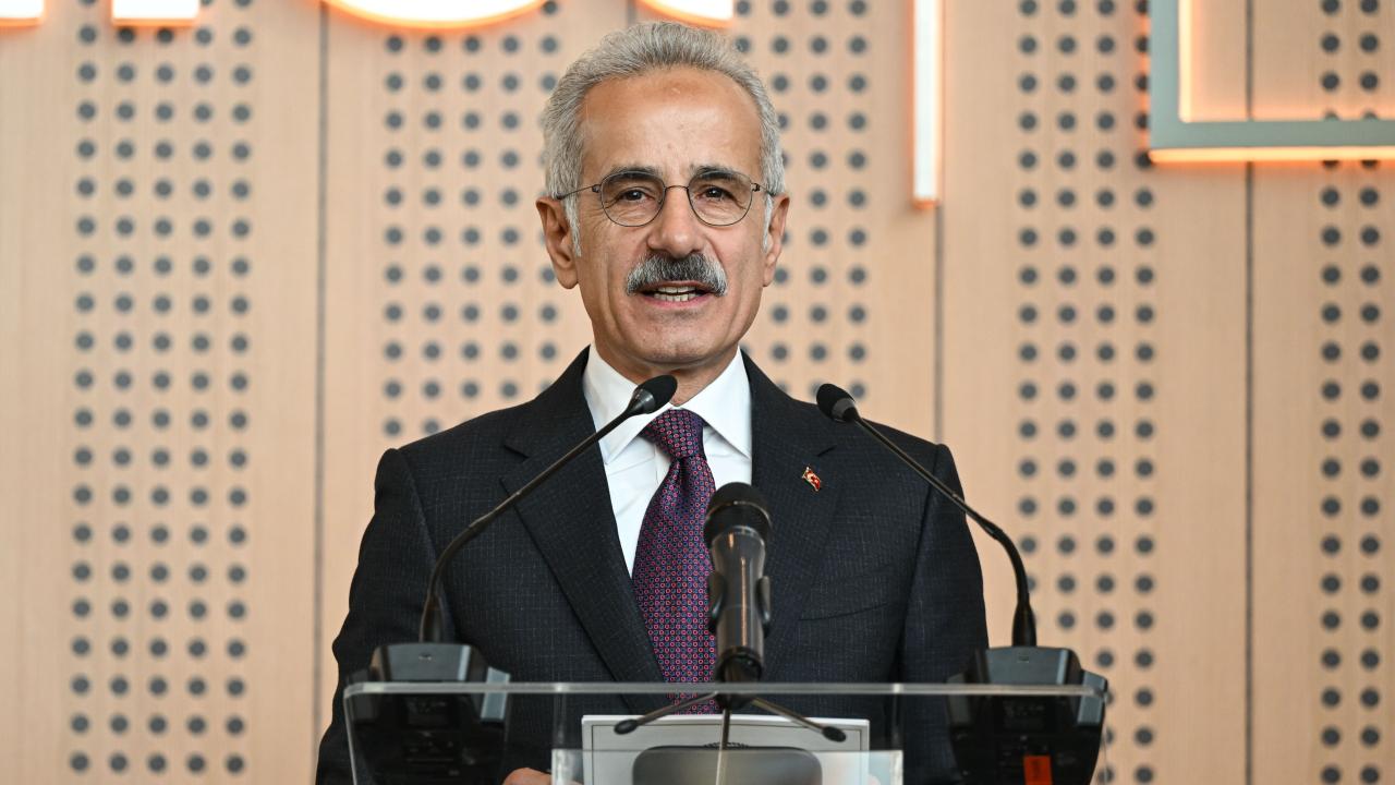 Bakan Uraloğlu ITF Zirvesinde Konuştu: Sürdürülebilir ve Alternatif Ulaştırma Sistemleri Şart