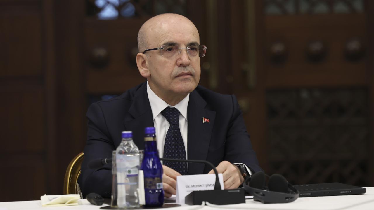 Bakan Şimşek’ten Savunma Sanayisine Güçlü Destek: Cari Açığı Azaltan Motor Güç