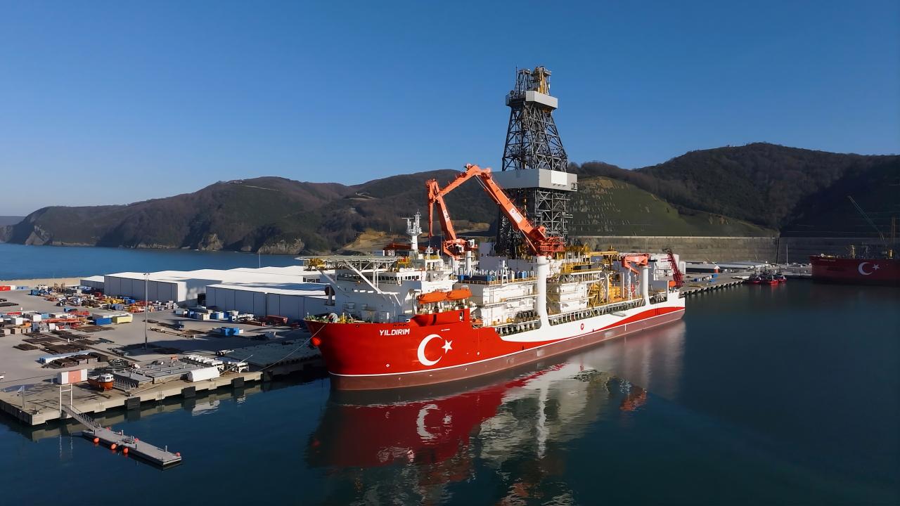 Yıldırım Sondaj Gemisi Karadeniz’de İlk Görevine Çıktı