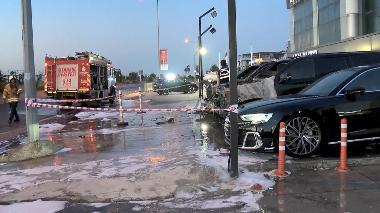 İstanbul Bakırköy’de 50 Milyon TL’lik Şüpheli Araç Yangını