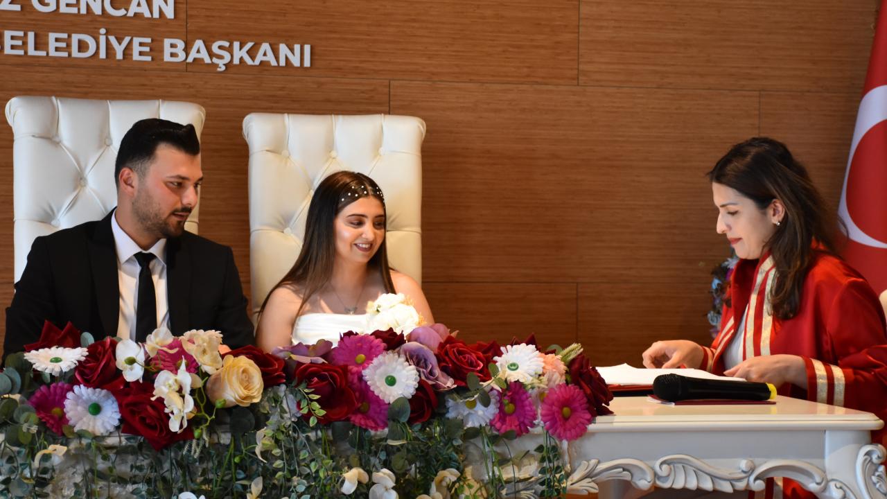 06.06.2026 Çılgınlığı: Özel Tarihte Evlenmek İsteyen Çiftler Nikah Salonlarına Akın Etti