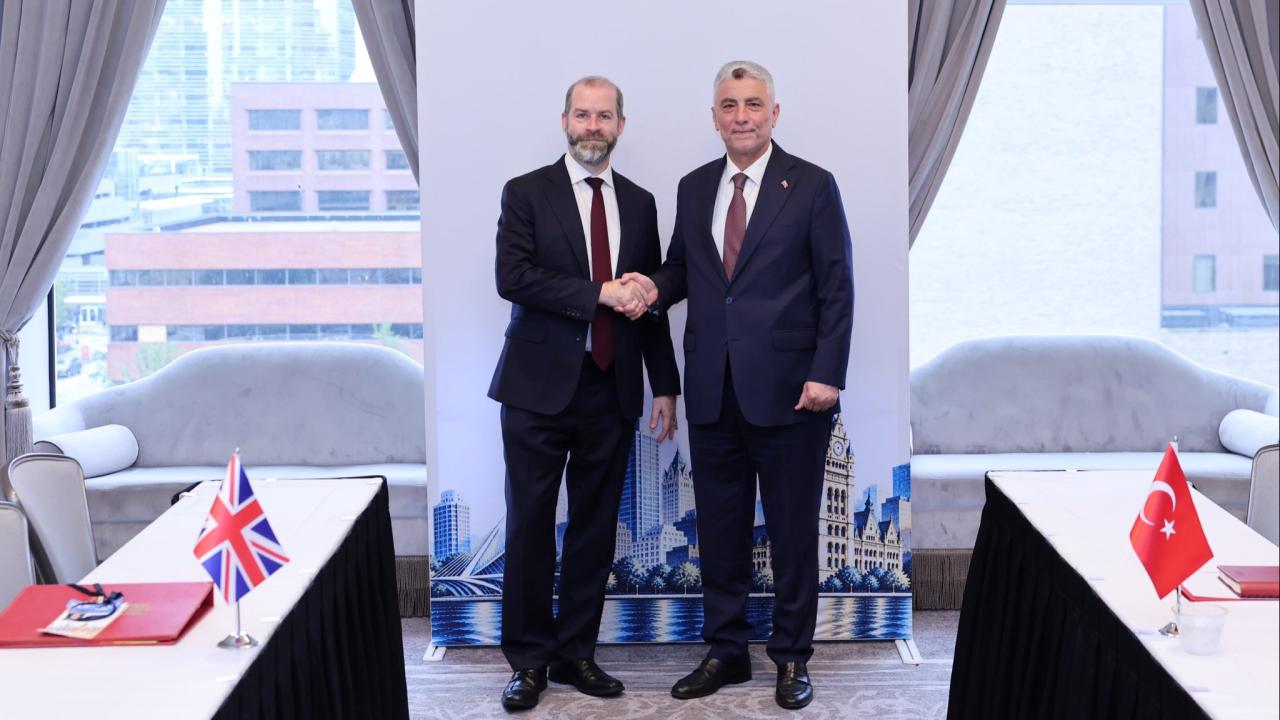 Ticaret Bakanı Ömer Bolat ve Birleşik Krallık İş, İnovasyon, Bilim ve Ticaret Bakanı Jonathan Reynolds’in Görüşmeleri
